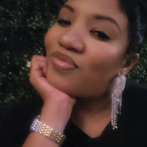 Meet your Posher, Lia